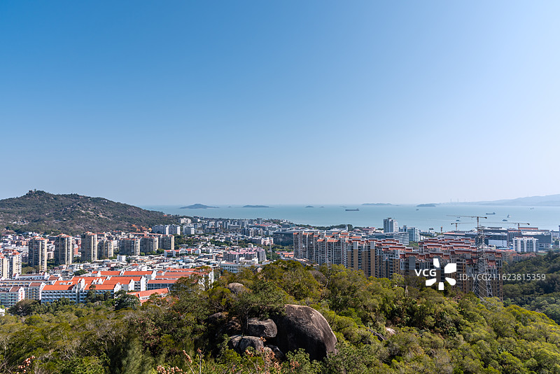 厦门园林植物园观景台眺望大担群岛图片素材