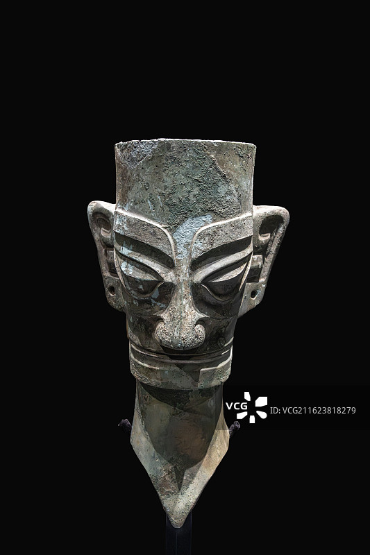 三星堆遗址二号祭祀坑出土商代青铜人头像图片素材