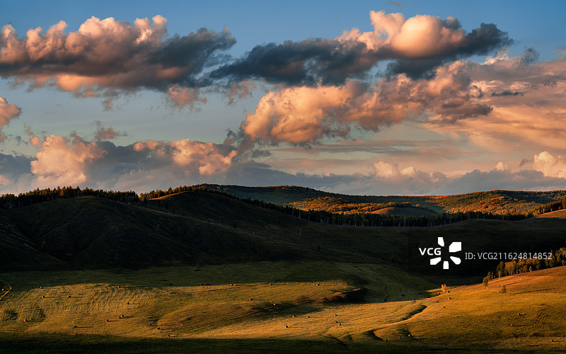 雨后的山林图片素材