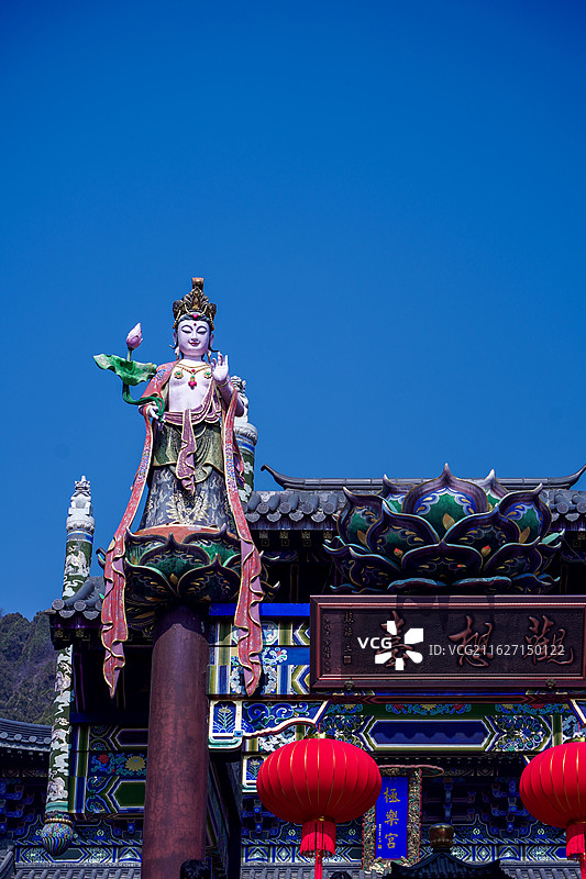 北京市门头沟区金银山白瀑寺观想台牌匾观世音菩萨雕塑图片素材