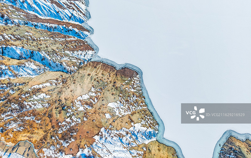 新疆肯斯瓦特水库的冬季图片素材