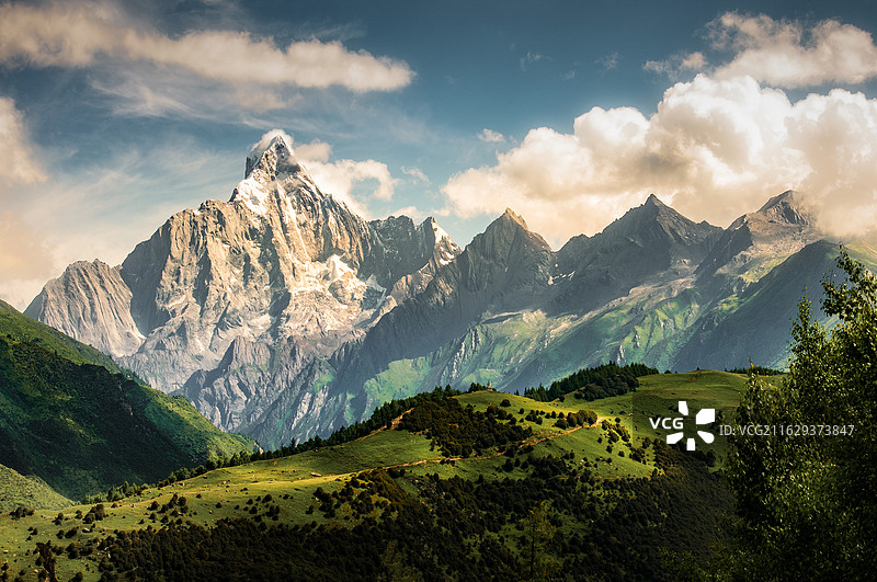 四姑娘山全貌图片素材