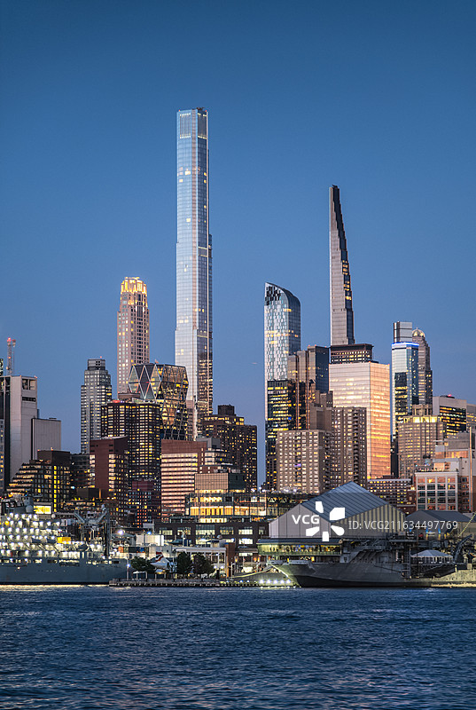 美国纽约曼哈顿哈德逊河畔城市天际线高楼建筑风光图片素材