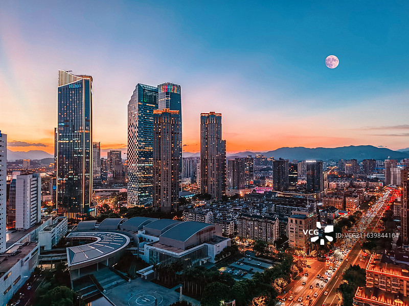福州CBD暮光月色图片素材
