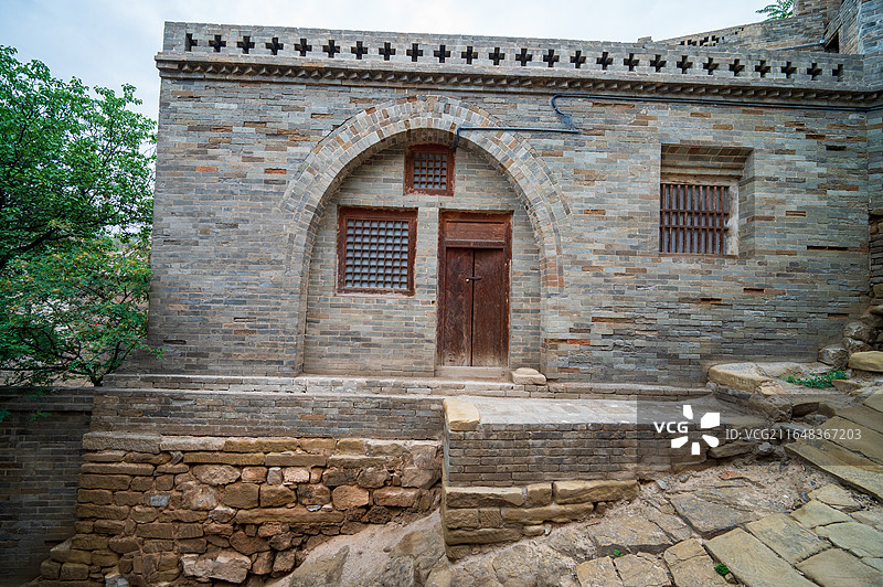山西临汾汾西县僧念镇师家沟，清代窑洞民居群，依山而建层楼叠院，全国重点文物保护单位实景图片素材
