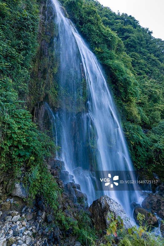 湖北恩施屯堡滴水岩瀑布图片素材