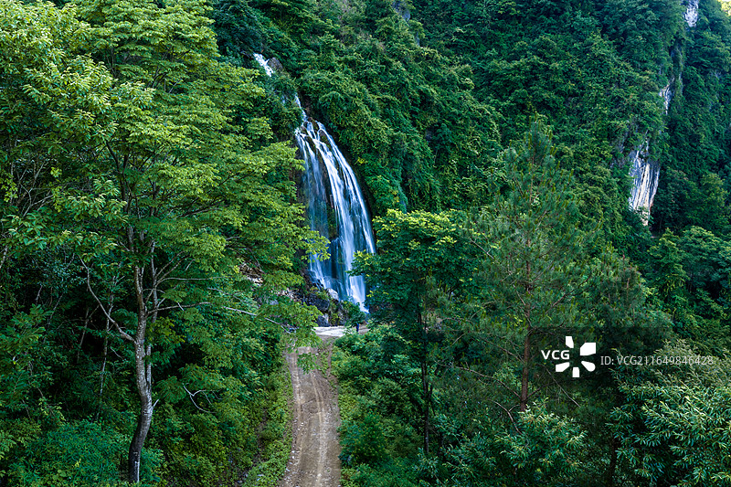 湖北恩施屯堡滴水岩瀑布图片素材