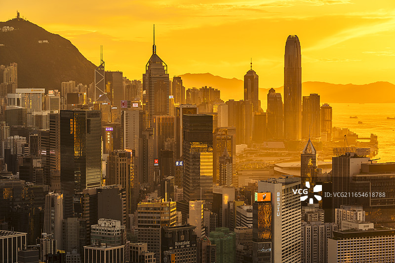 香港维多利亚港城市金光时刻图片素材