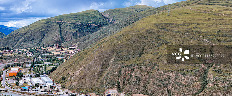 炉霍县 新都村 霍尔广场 团结路 地标航拍图片素材