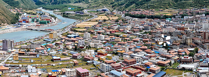炉霍县 新都村 霍尔广场 团结路 地标航拍图片素材