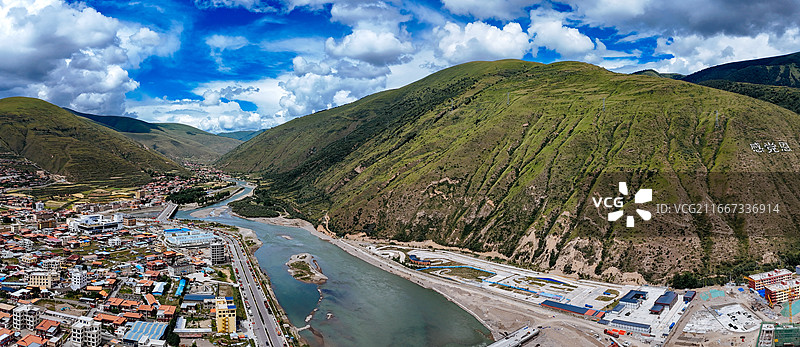 炉霍县 新都村 霍尔广场 团结路 地标航拍图片素材