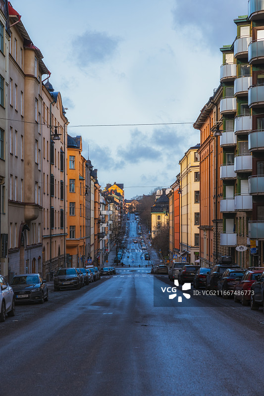 瑞典首都Stockholm，国王岛Kungsholmen，Bergsgatan街道，冬季，清晨，街景图片素材