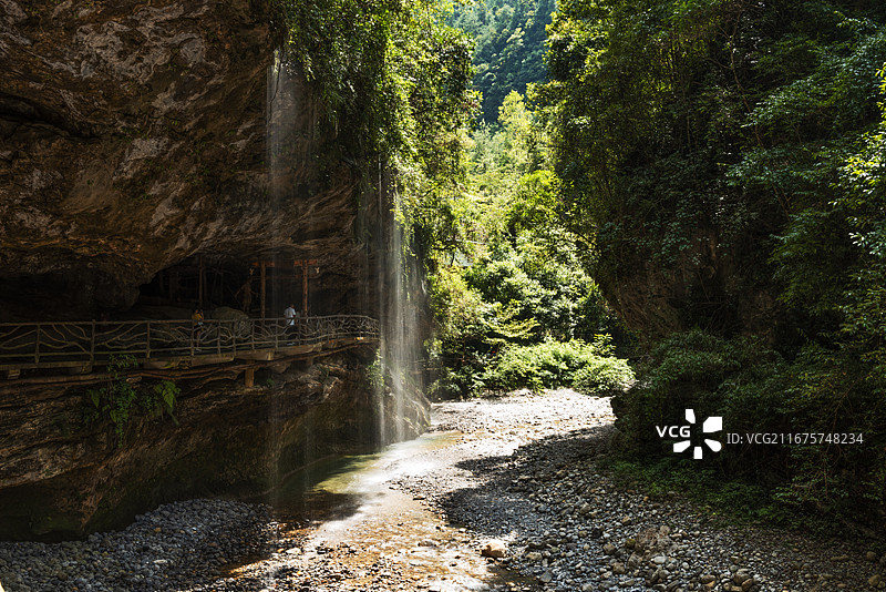 巴山大峡谷珠帘瀑布图片素材