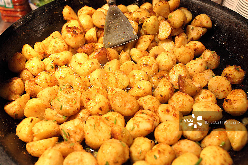 武汉户部巷特色小吃抄土豆图片素材