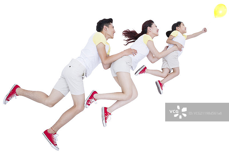 三口之家模仿飞翔图片素材