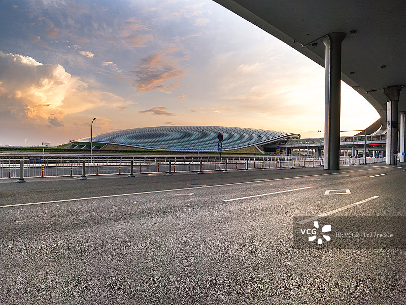 首都机场T3航站楼机场巴士停车场图片素材