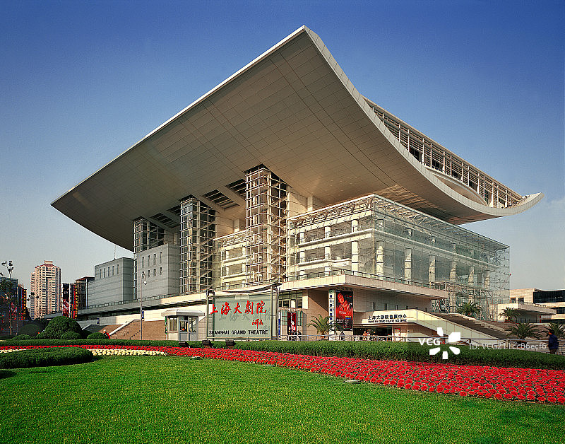 上海城市景观上海大剧院图片素材
