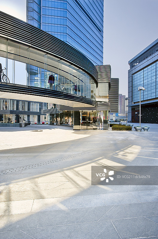 北京大望路国际品牌商店和休闲广场图片素材