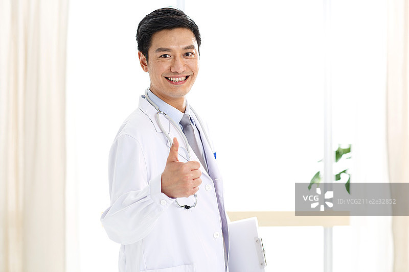 医务工作者翘起大拇指图片素材