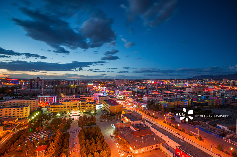 内蒙古阿拉善盟阿拉善左旗城市夜景图片素材