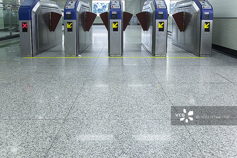 地铁入口闸机图片素材