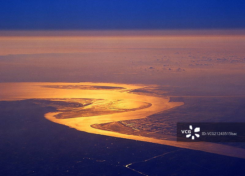 航拍河流图片素材