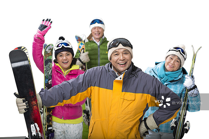 快乐的老年人冬季滑雪图片素材