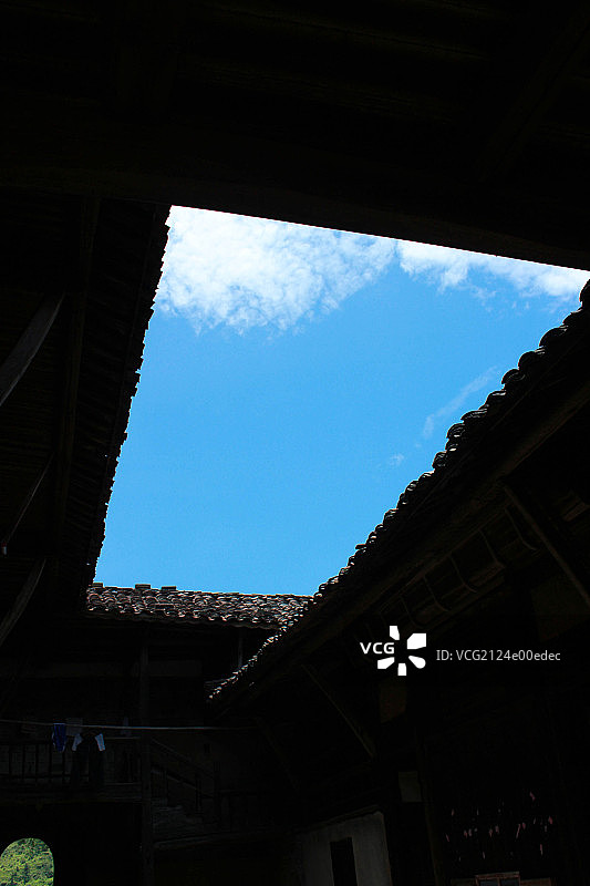徽派建筑庭院中的天井图片素材