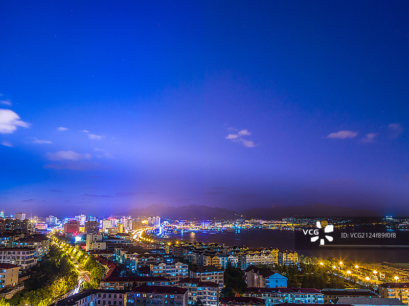 山东威海环翠区高空鸟瞰城市建筑群图片素材