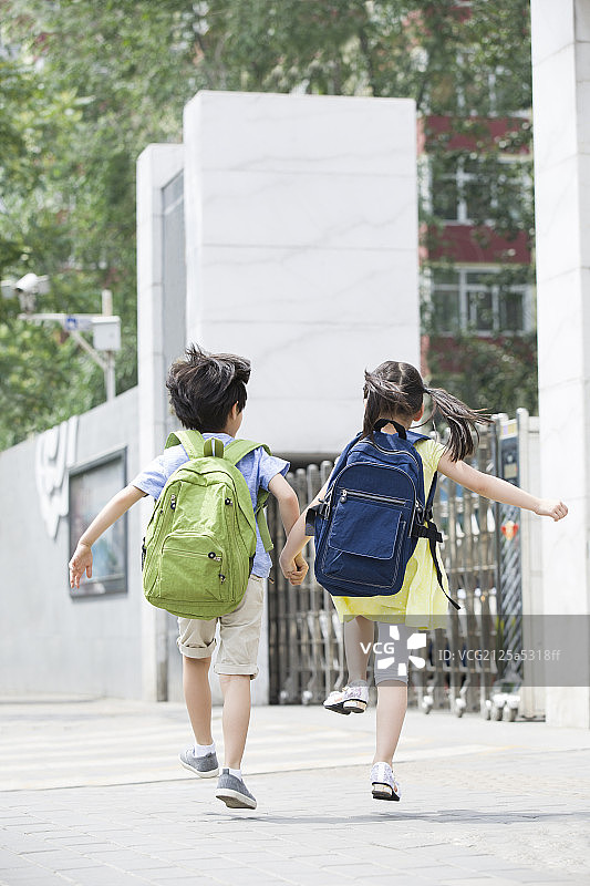 可爱的小学生图片素材