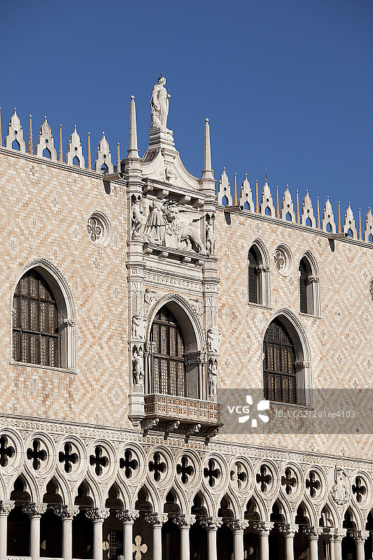 威尼斯圣马克广场钟楼图片素材