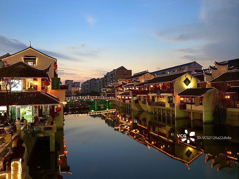 上海城市景观七宝古镇全景图片素材