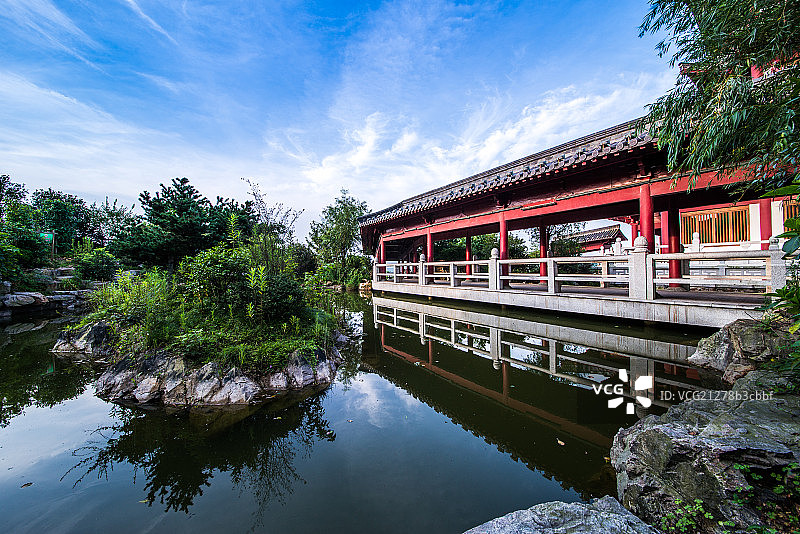 寺庙水面图片素材