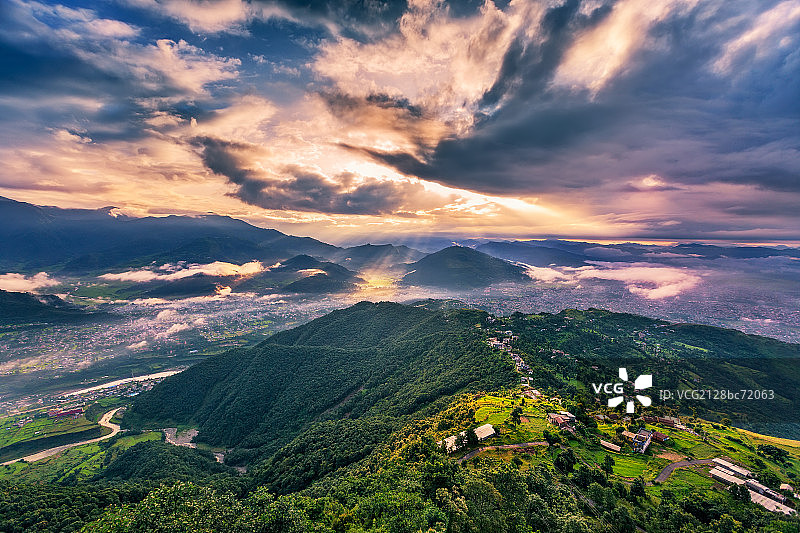 尼泊尔博卡拉河谷日出图片素材