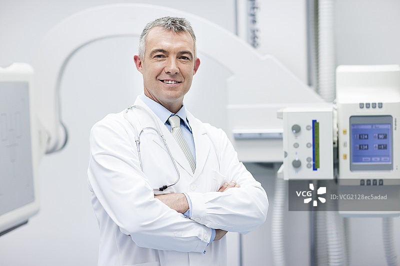 医生与核磁共振扫描仪图片素材