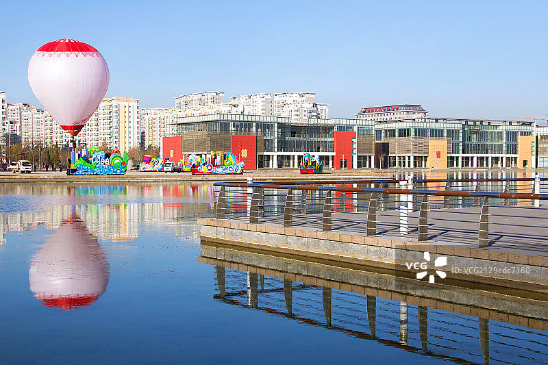 正在起飞中的热气球图片素材