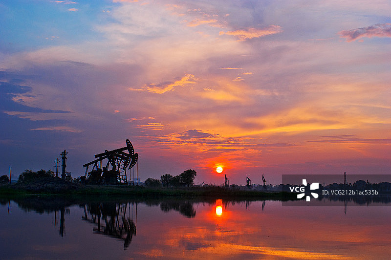 大庆油田图片素材