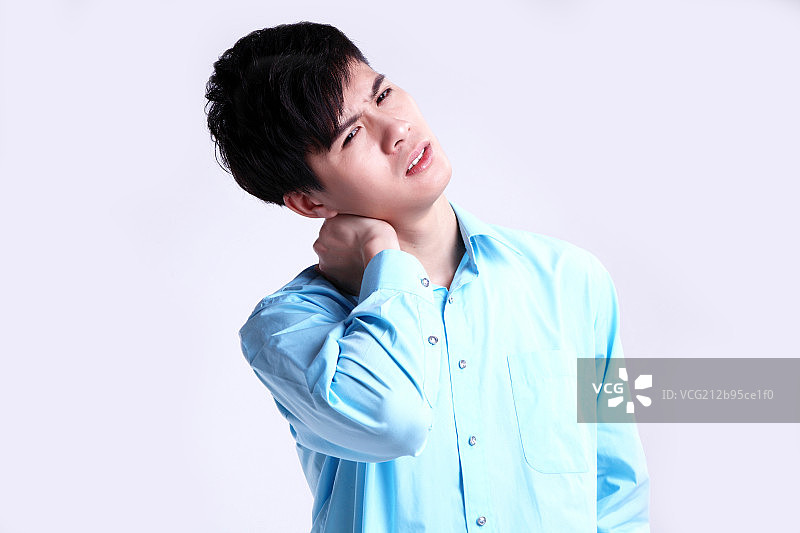 受伤病困扰的男人图片素材