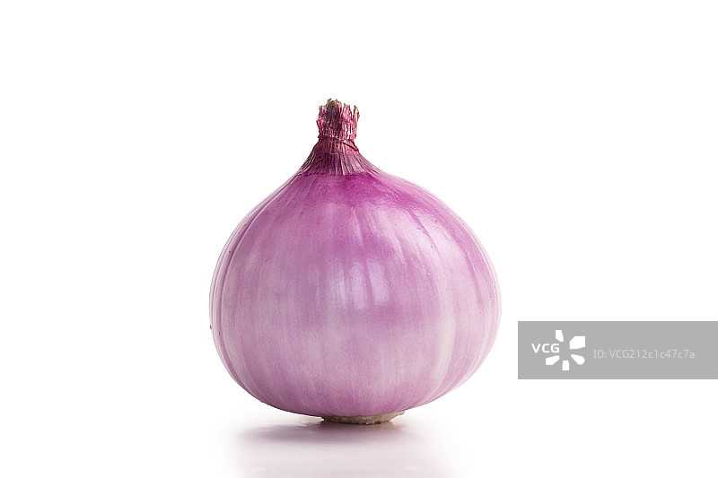 放在桌子上的洋葱图片素材