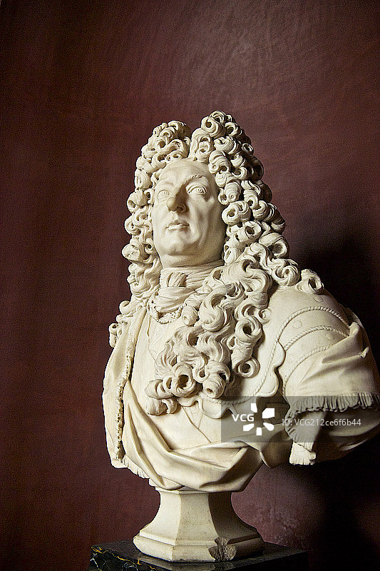 Sculpture at Chantilly Castle, France图片素材