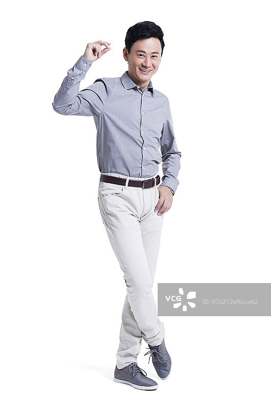 打响指的男子图片素材