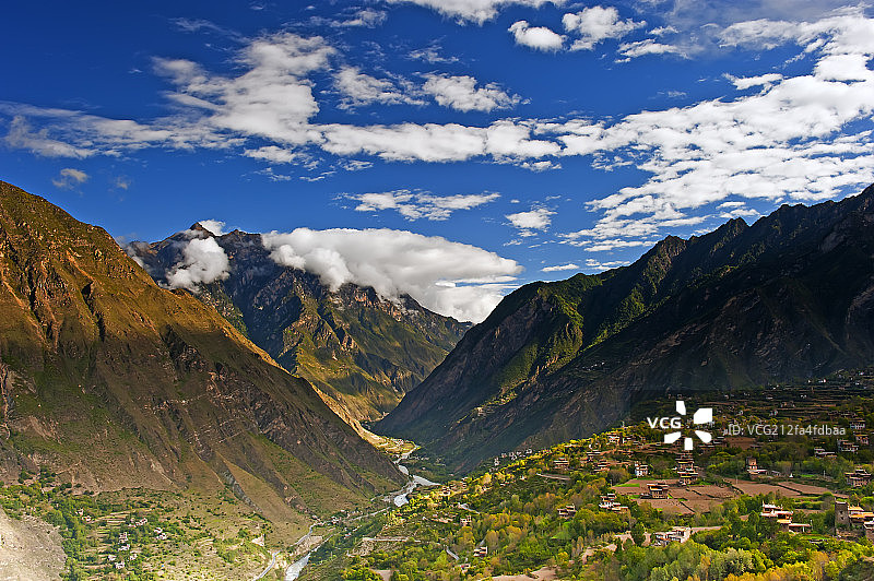 丹巴的早晨风光图片素材