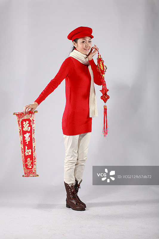 穿红色衣服的中国女人图片素材