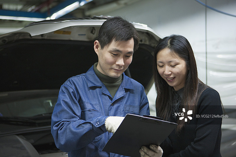 修车厂,技术人员,修车店图片素材