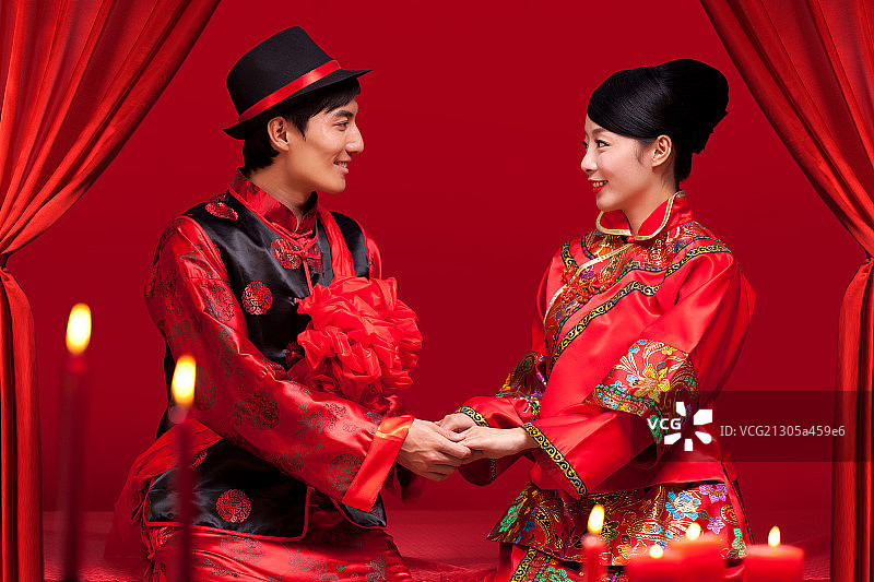 中式婚礼情侣图片素材