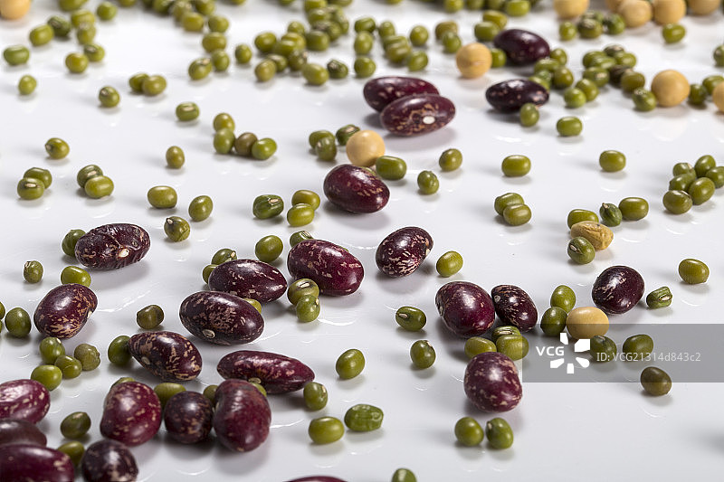 散落的豆子图片素材