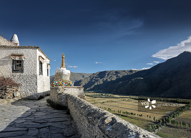 西藏雍布拉康建筑图片素材