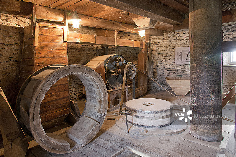 Old Windmill Interior图片素材