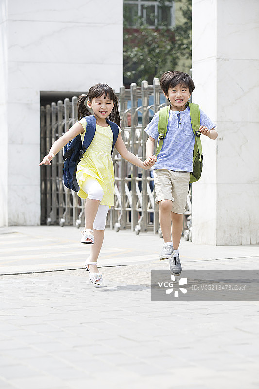 可爱的小学生图片素材