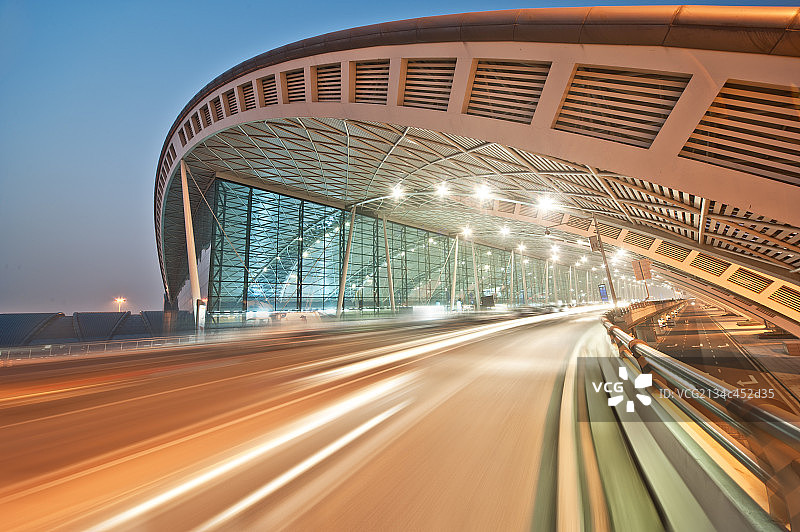 成都双流国际机场，汽车背景图片素材